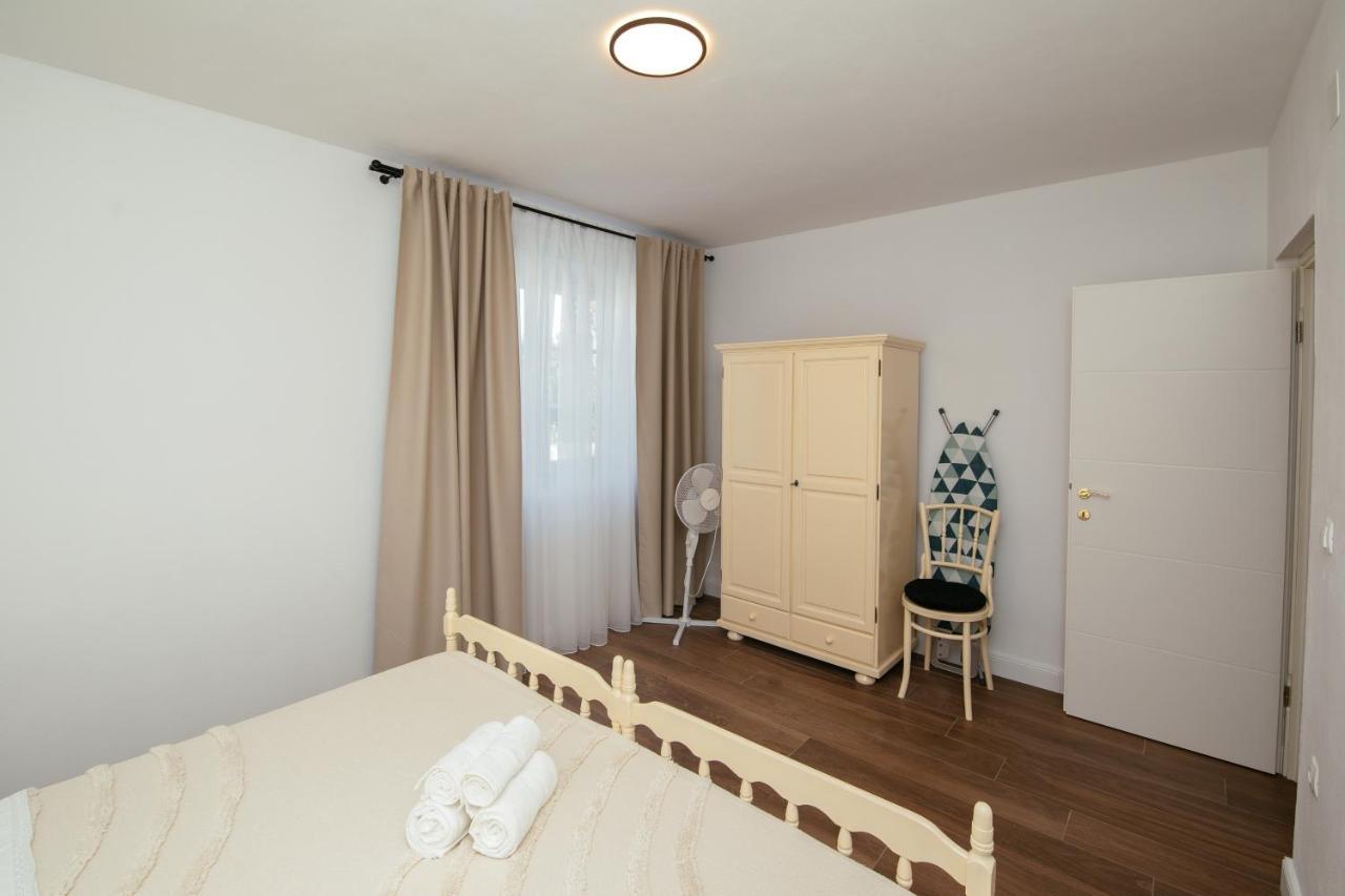 Barbarossa Apartment Свети свети Филип и Яков Екстериор снимка